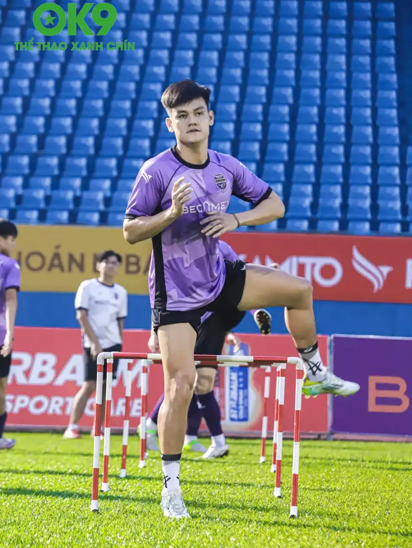 Hồ Tấn Tài trở lại tập luyện sau thời gian dài gặp chấn thương. (Ảnh: Becamex TPHCM) Hồ Tấn Tài trở lại tập luyện sau thời gian dài gặp chấn thương. (Ảnh: Becamex TPHCM)