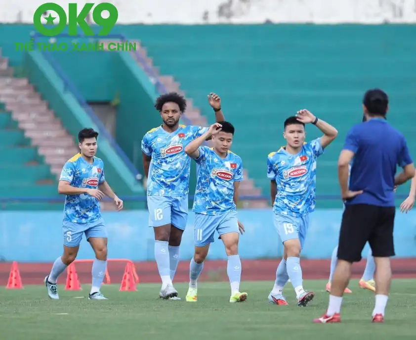 Nhóm tuyển thủ của CAHN, Hà Nội và Nam Định trở lại tập luyện cùng đồng đội (Ảnh: VFF) Nhóm tuyển thủ của CAHN, Hà Nội và Nam Định trở lại tập luyện cùng đồng đội (Ảnh: VFF)