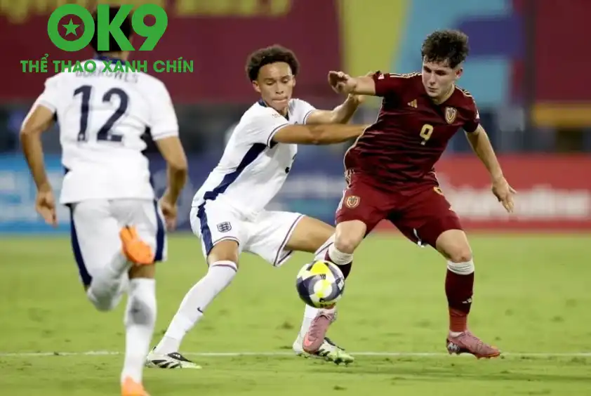 U17 Venezuela (áo đỏ) được dự đoán sẽ có chiến thắng đậm trước U17 Haiti U17 Venezuela (áo đỏ) được dự đoán sẽ có chiến thắng đậm trước U17 Haiti